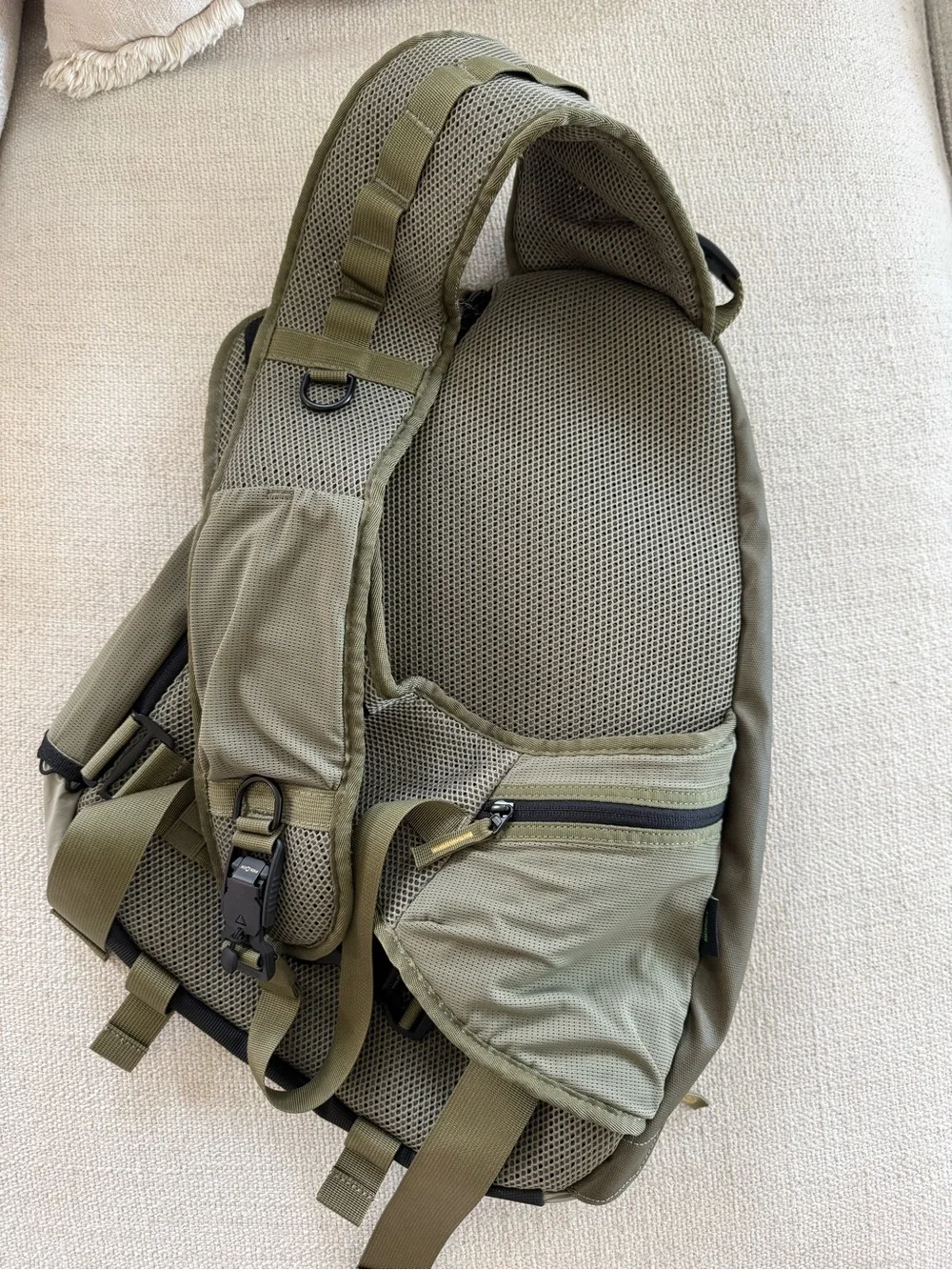 Oakley 12L Boulder Green Latitude Sling Pack